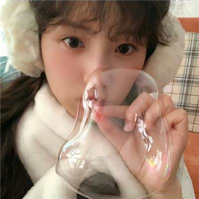 远看是蔚蓝的春天海报